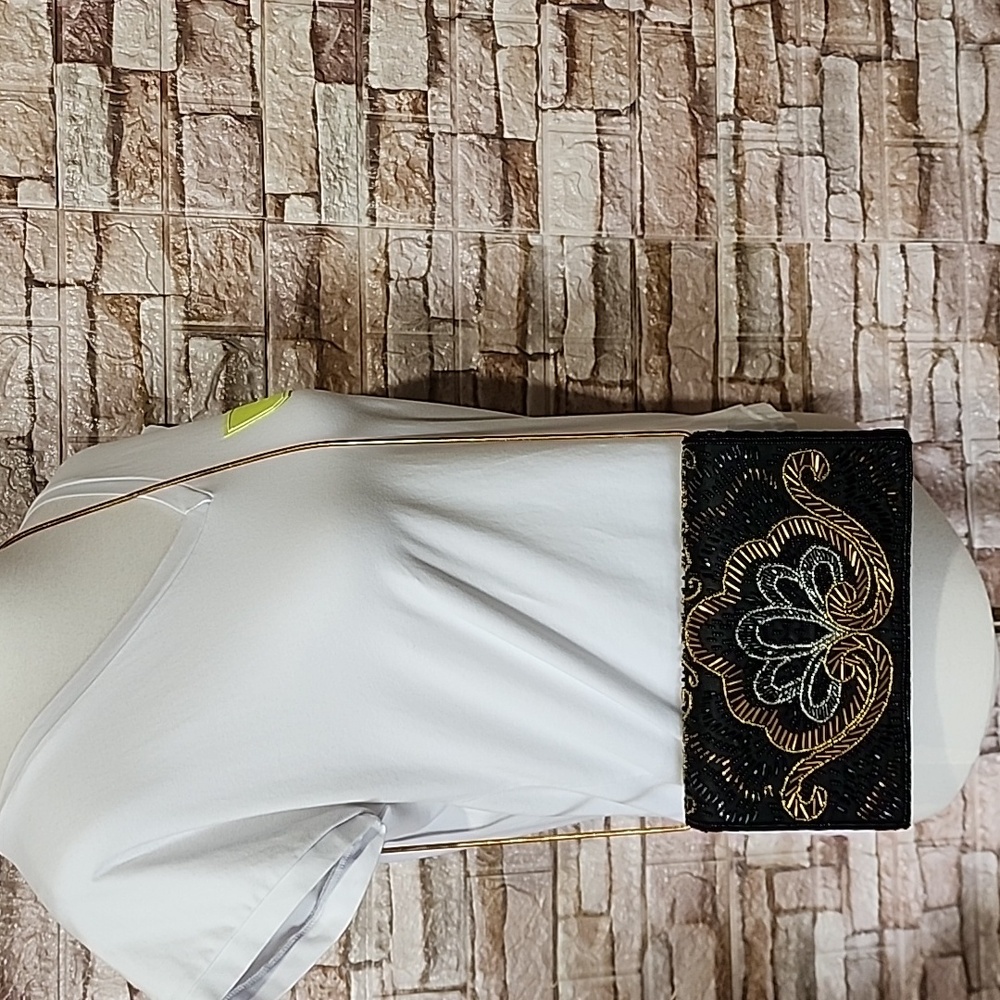 Carolyne Barton  Vintage Elegant Black and Gold Women's Clutch